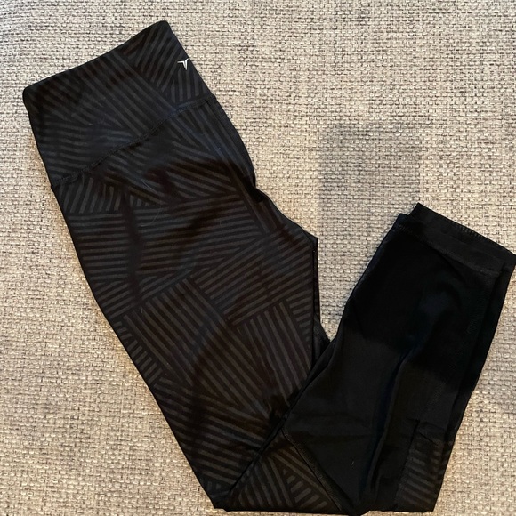 Old Navy Active leggings, size Large - Picture 1 of 4